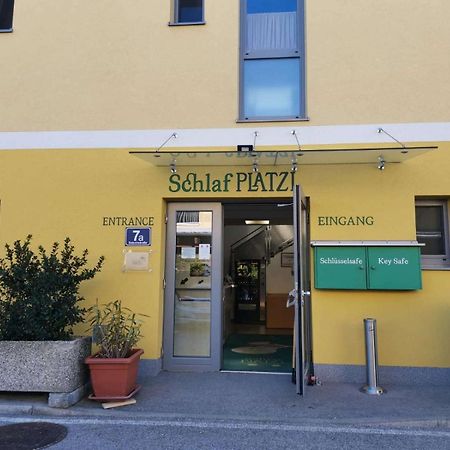 Schlafplatzl Hotell Marchtrenk Eksteriør bilde