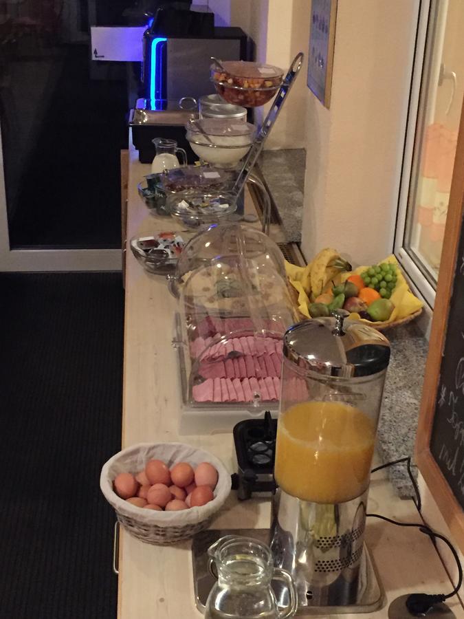 Schlafplatzl Hotell Marchtrenk Eksteriør bilde